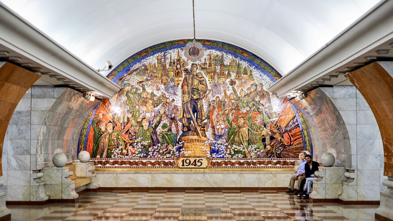 Почему московское метро строили таким красивым