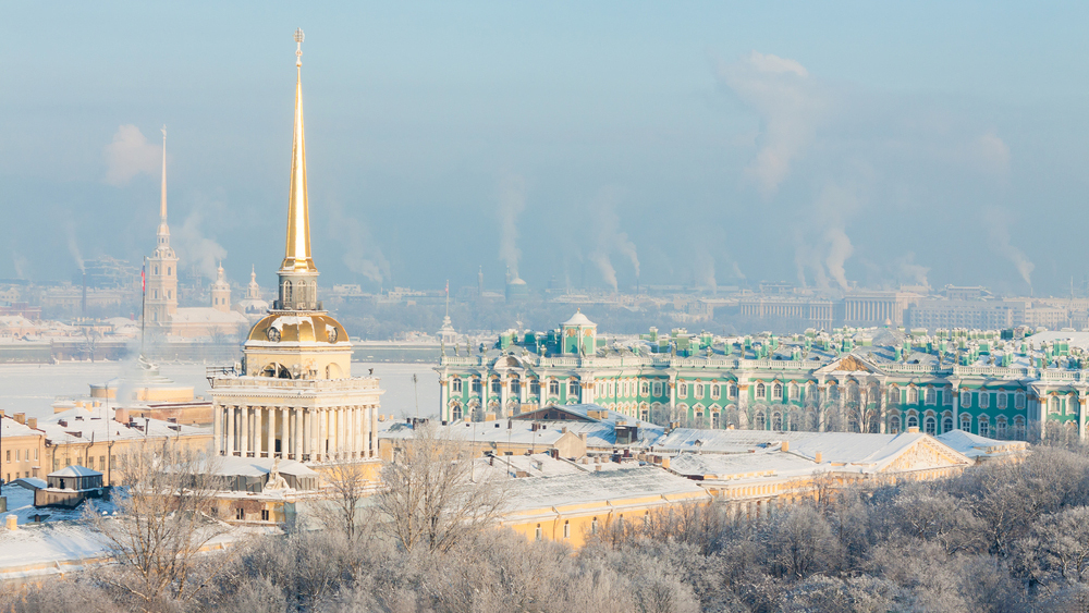 Виновата влажность? Ученые объяснили, почему в Петербурге так холодно