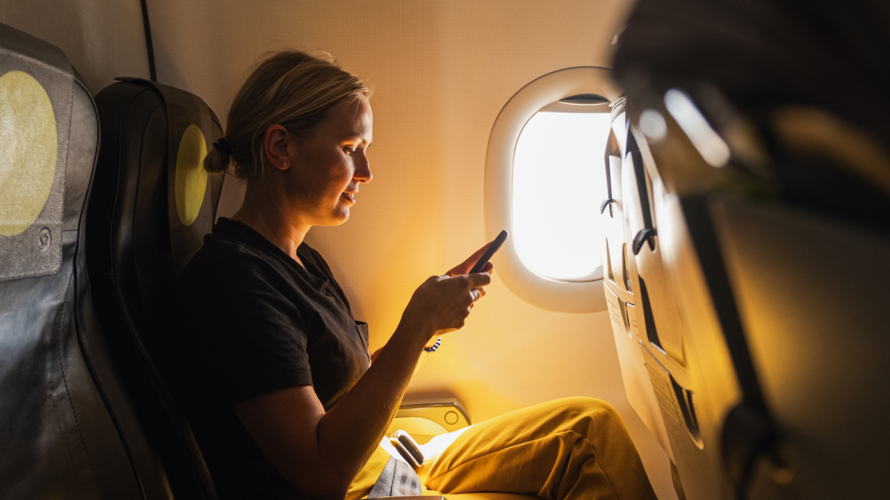 Интернет в российских самолетах запустят в 2027 году