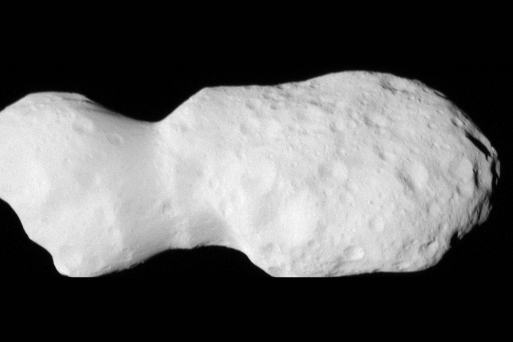 Вафельные рожки: космический зонд заснял астероид необычной формы