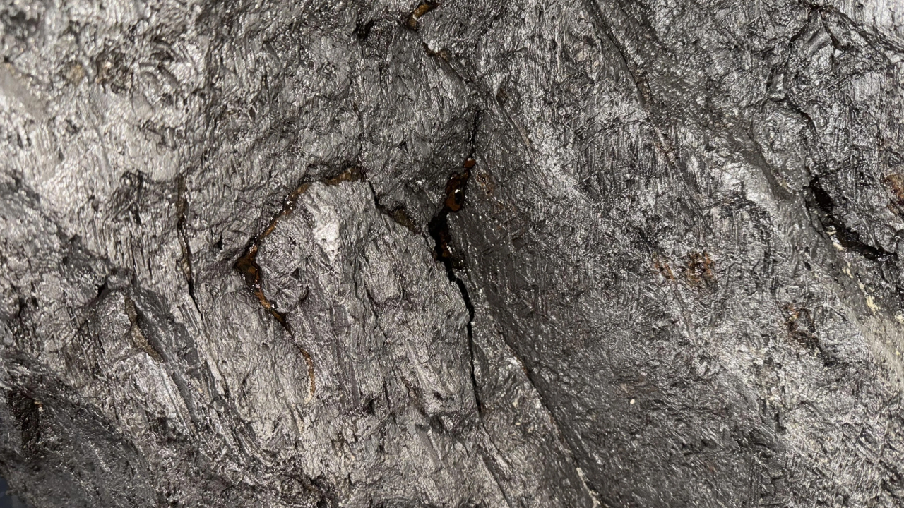 Редкий 2,5-тонный метеорит пытались вывезти из России под видом садового камня