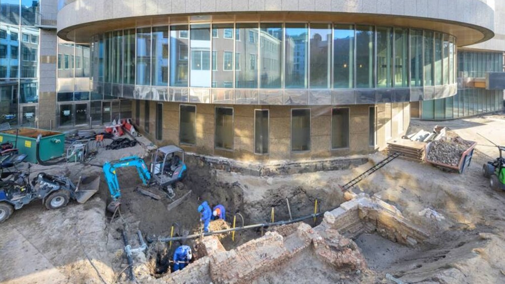 Под парламентом в Нидерландах обнаружили средневековые башни