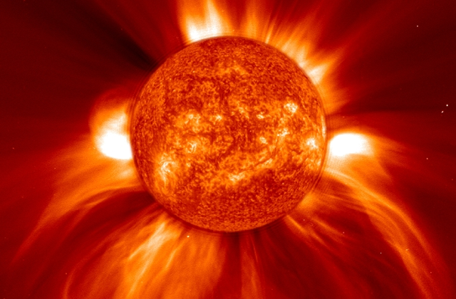 Самая мощная вспышка за три месяца произошла на Солнце: видео