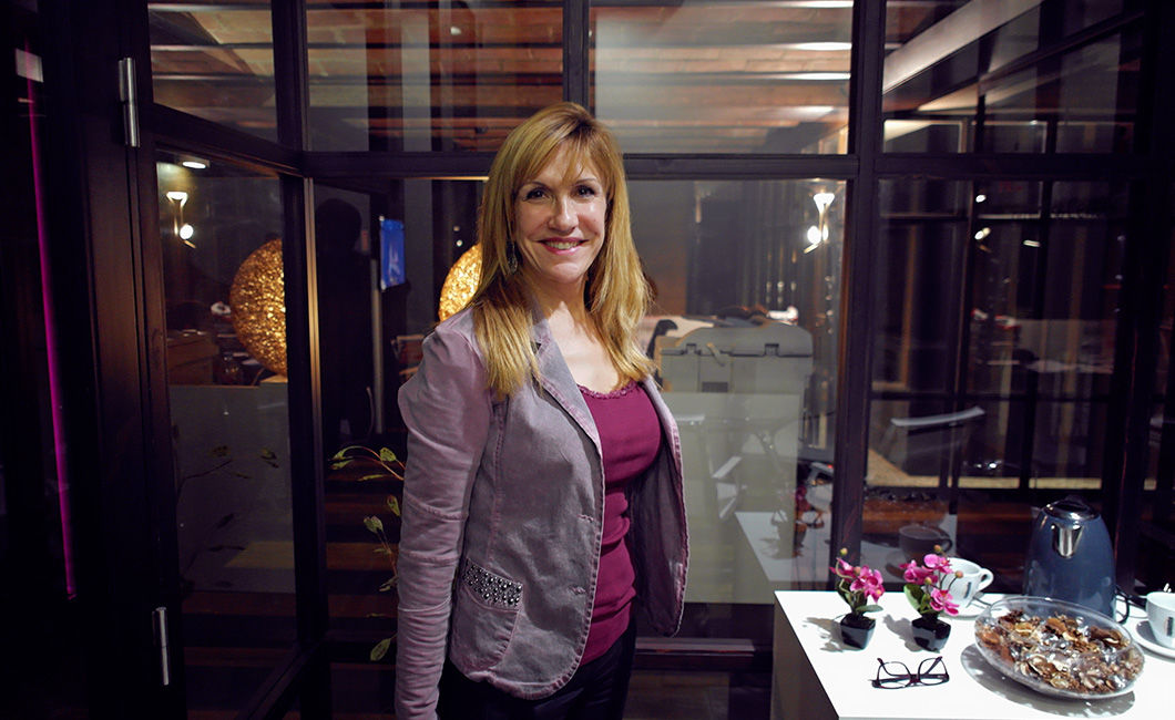 — Гигантская страна, Москва и ее архитектурные шедевры, холод. Хоть я никогда и не была в России, я смотрела документальные фильмы про вашу страну и читала про ее масштабы. Они действительно поражают! (Пилар Кастро Вальдивиа, 50 лет, консультант по недвижимости)