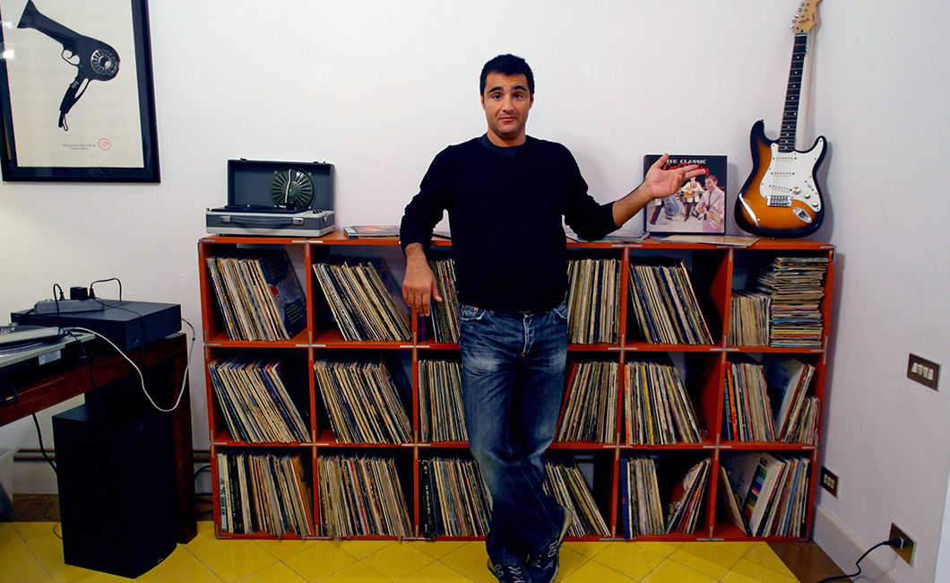 — Контрасты, духовность, красота. Мой любимый композитор — Рахманинов, могу сейчас сесть и сыграть его прелюдии. Вот с Мусоргским надо больше тренироваться. Что касается русских женщин, то, в отличие от западных, они более традиционные, очень женственные и умеют слушать. (Жофре Орта Антониоу, 39 лет, композитор и пианист) Что вообще думают иностранцы о русских женщинах, можно узнать в нашем небольшом исследовании