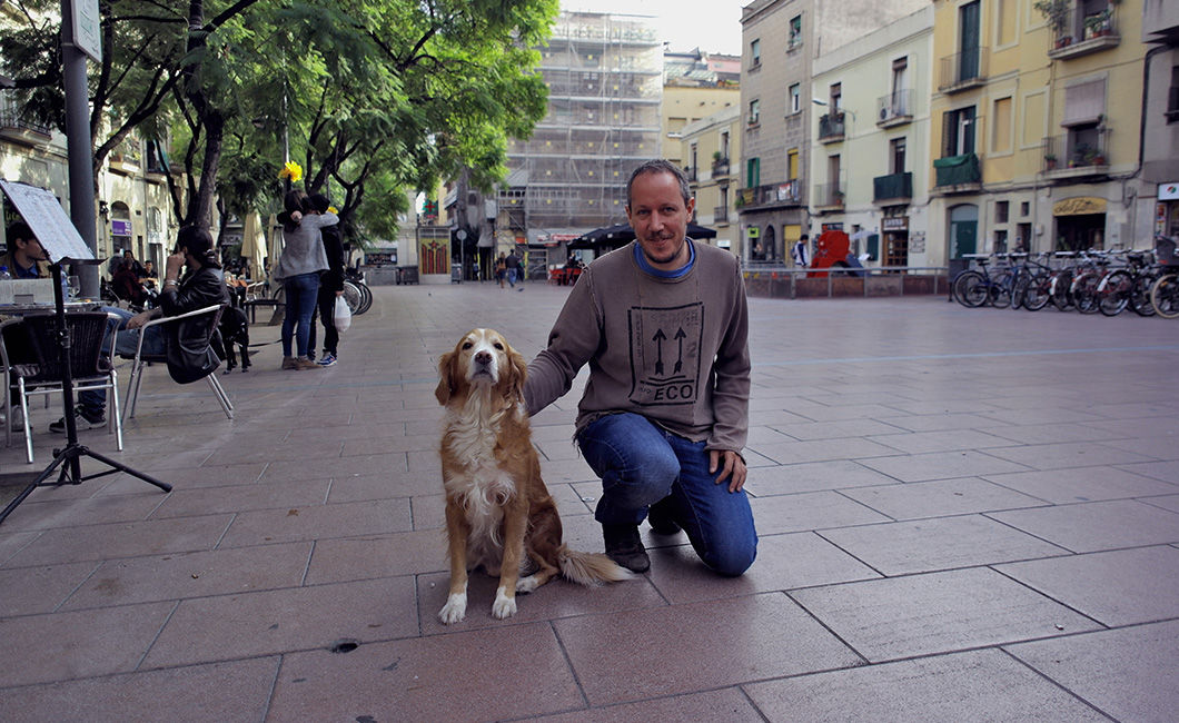 Водка, икра, Уральские горы как граница между Европой и Азией. Водку мне приходилось пить на вечеринках, в компании русских друзей, так я обычно этого не делаю. А икра всегда ассоциировалась с роскошью и с богачами из России, которых здесь достаточно. (Жоэль Равентос, 38 лет, владелец интернет-магазина)