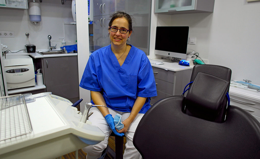 — Произведения искусства в метро, переход от коммунизма к капитализму, язык. Русский язык мне кажется очень мелодичным, только вот говорите вы тихо. (Эсперанза Пардо Боррель, 54 года, врач-стоматолог)