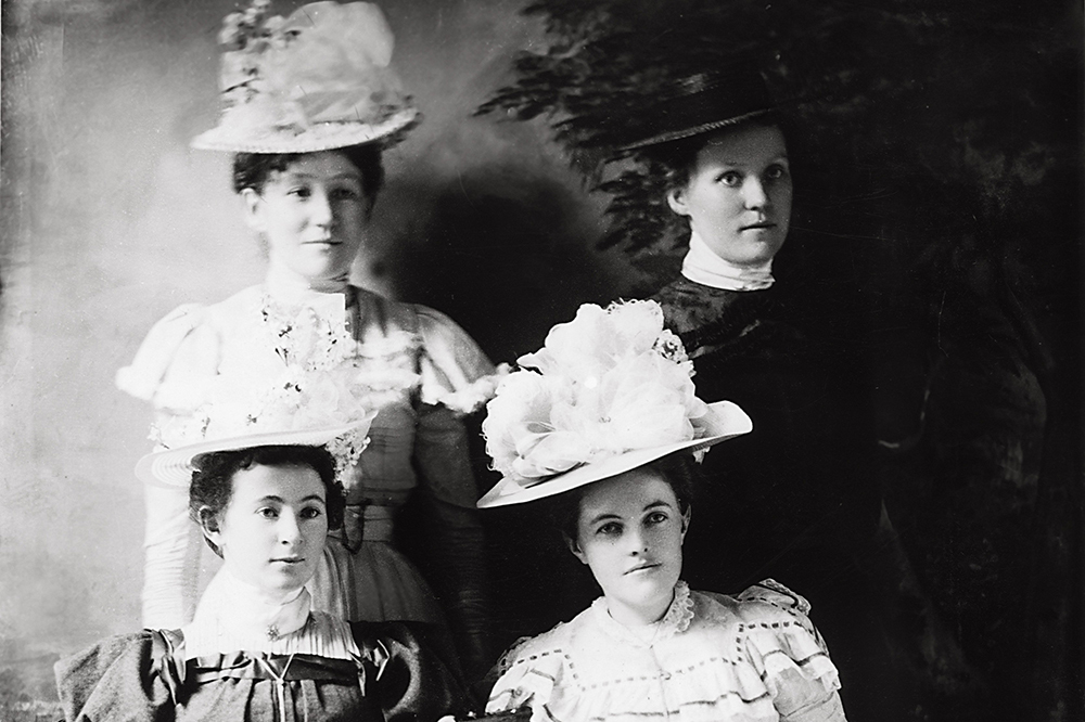 Огромные женские шляпы