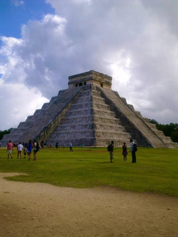 Какие тайны хранят древний город племени майя Чичен-Ица и Колодец жертв?