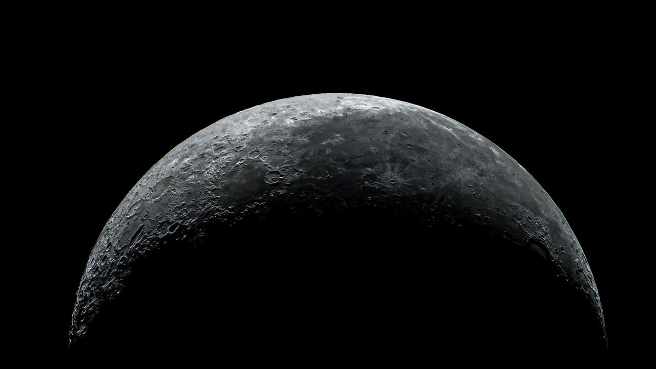 Титановые «вспышки»: ученые раскрыли 50-летнюю тайну магнитного поля Луны