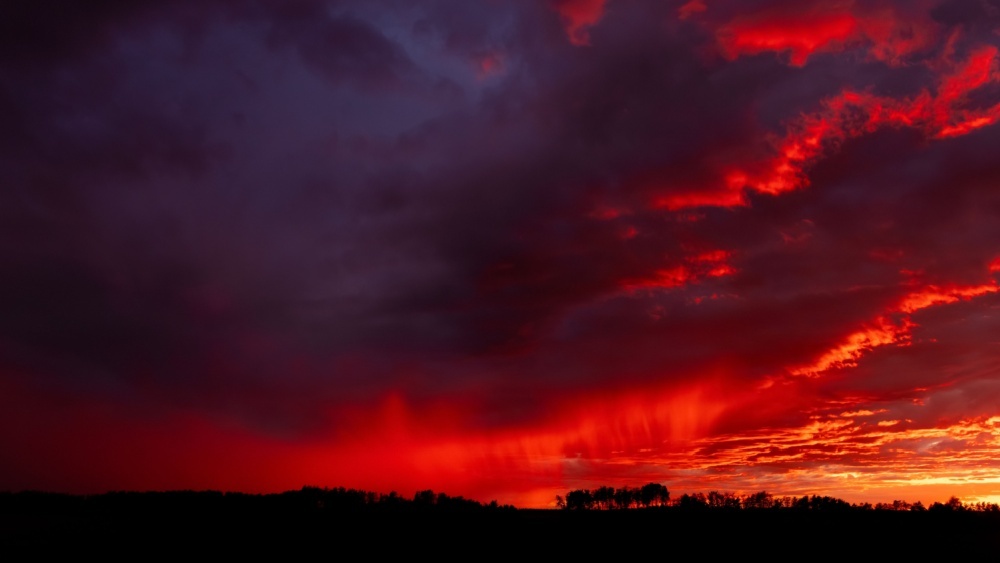 Климатологи нашли причину участившихся «кровавых» дождей в Британии, Испании и Франции