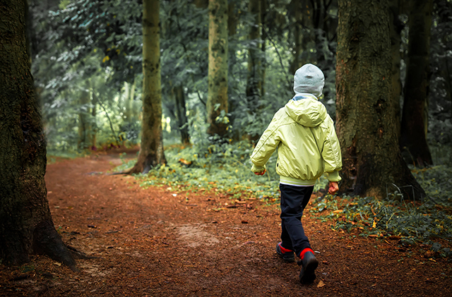 Спал по соседству с медведями: в амурской тайге нашли пропавшего мальчика
