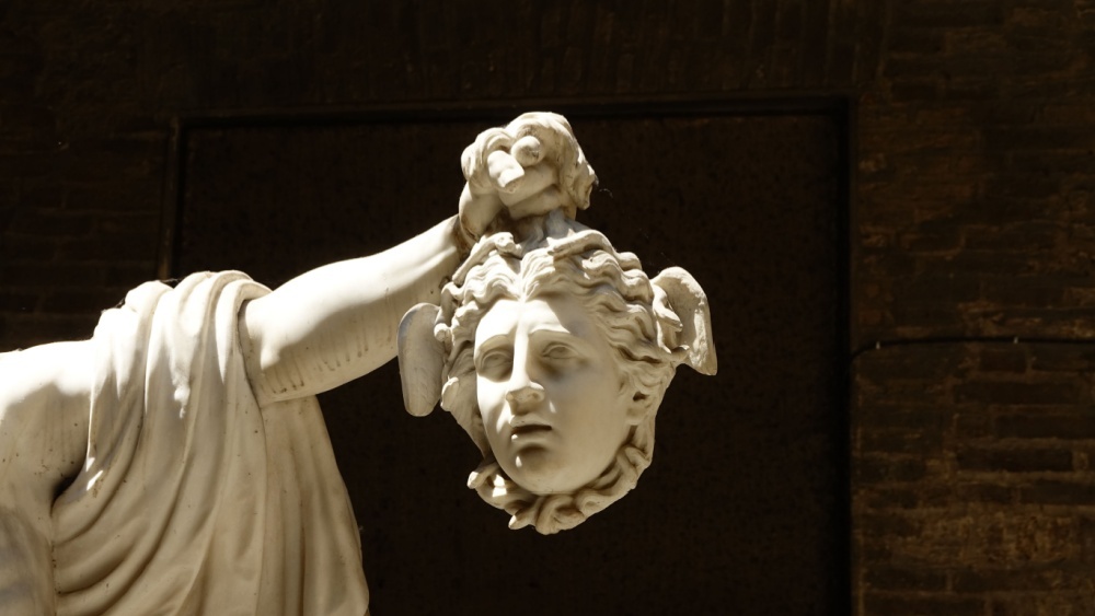 В древнем городе нашли улыбчивую Медузу Горгону