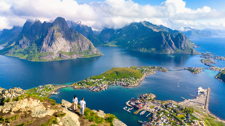В каких странах больше всего островов