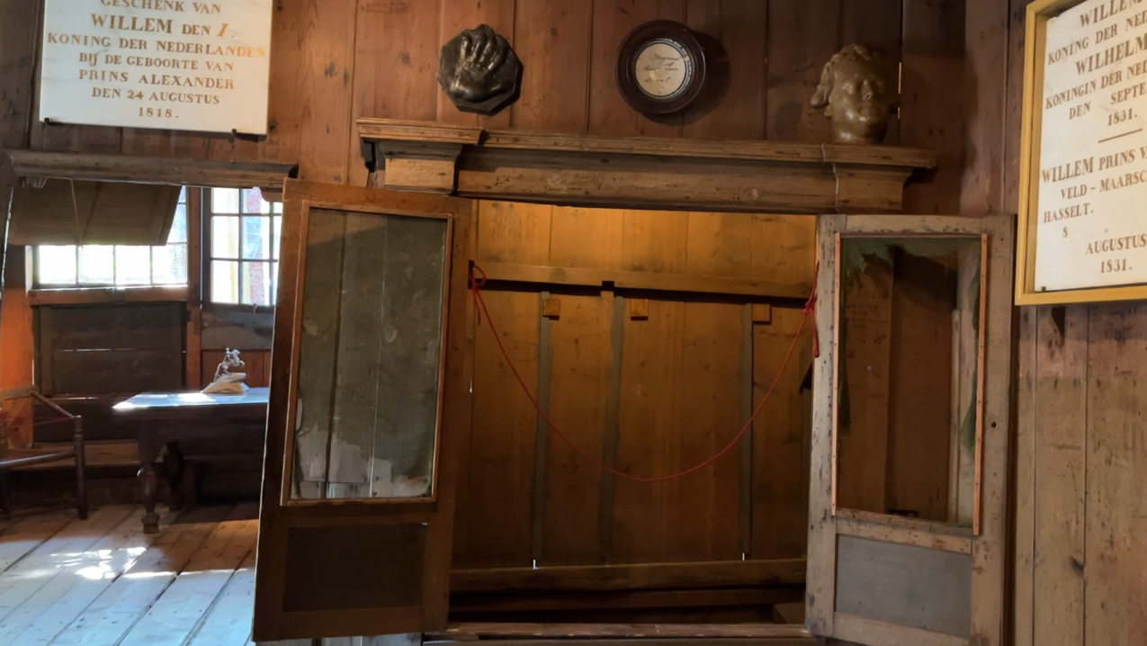 Почему Пётр Первый ютился в этом тесном шкафу в Голландии?