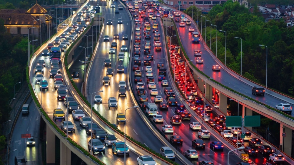 Чем мы дышим: выявлен главный источник микропластика в городском воздухе