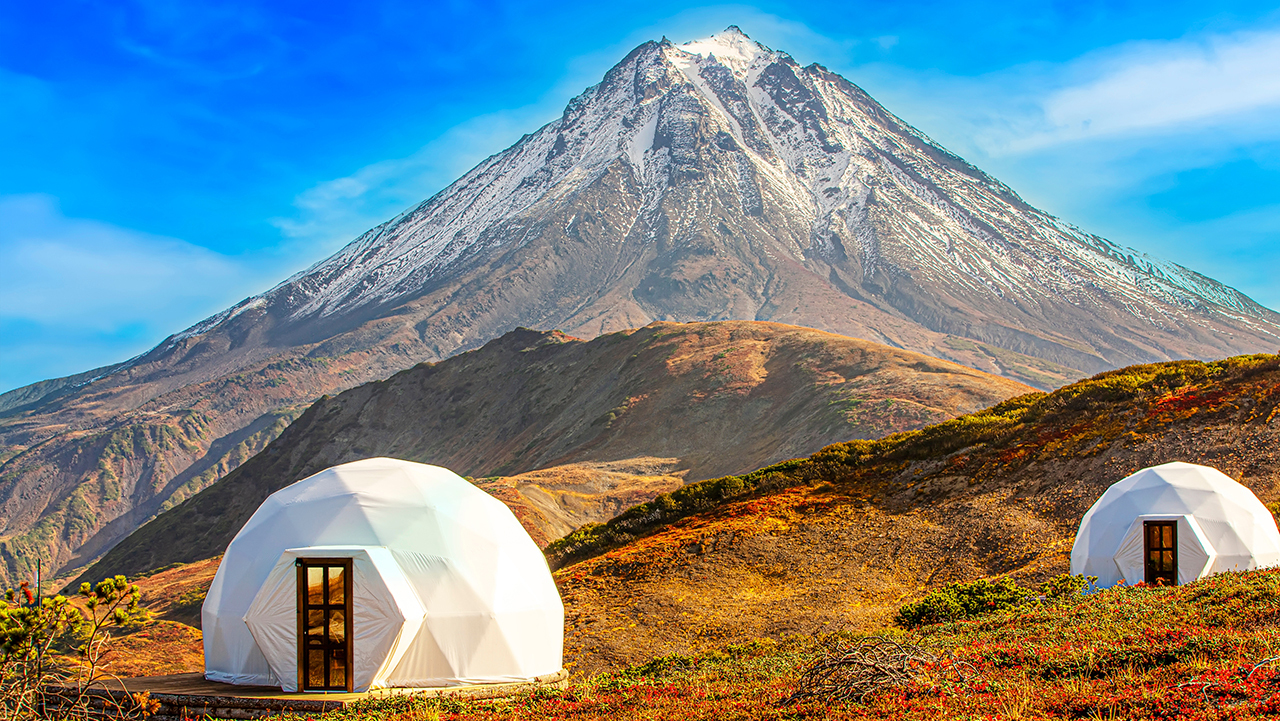 Глэмпинг в России: 7 самых живописных локаций