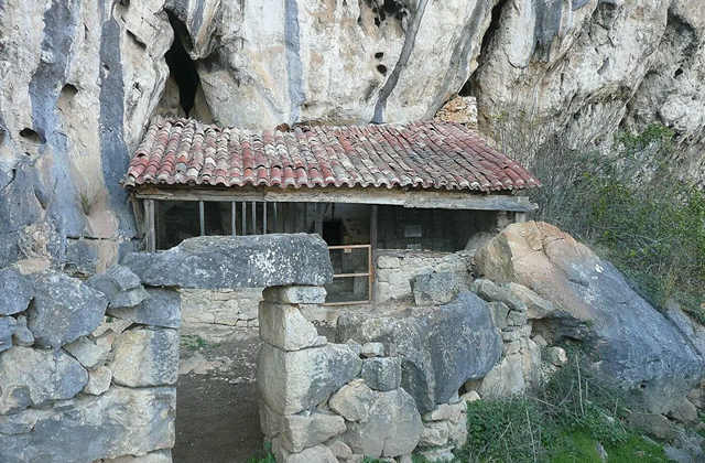 Церковь и скит Сан-Хуан-де-Сокуэва в Испании