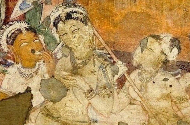 Женщина, держащая зонтик. Государство Гуптов, 320 год