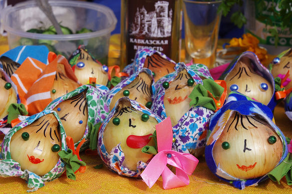 Живут же люди... горя лукового не знают