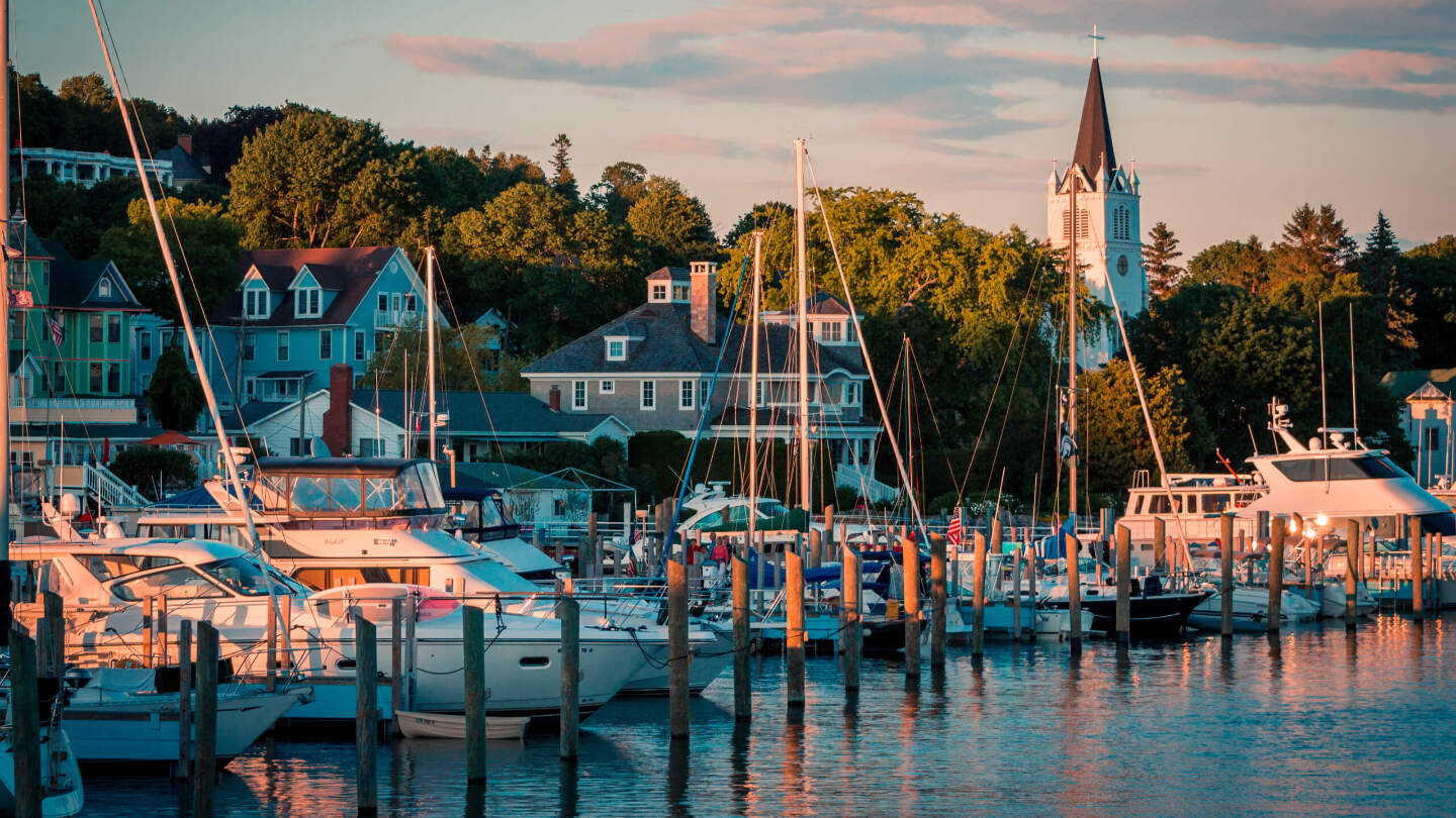 В 1875 году острову был присвоен статус национального парка «Остров Макино»