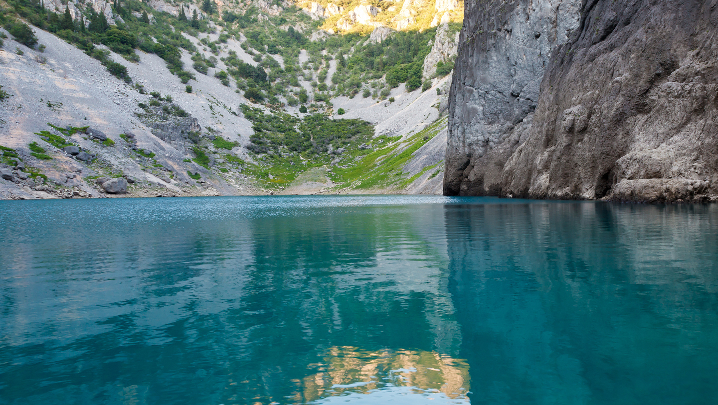 Хорватское карстовое Голубое озеро
