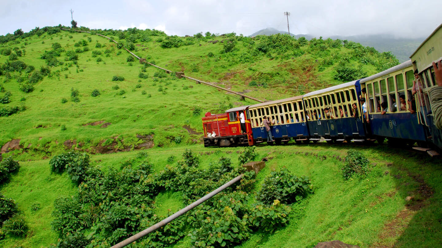 Поезд Дибругарх — Канниякумари