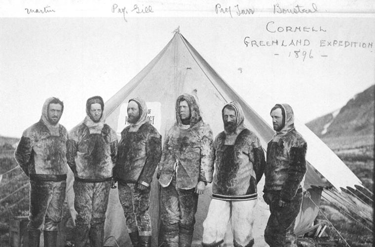 Фотография Кука. Также в экспедициях он выступал в качестве врача и этнографа