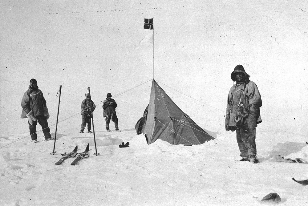 Команда Скотта обнаруживает палатку, оставленную Амундсеном. 18 января 1912 года