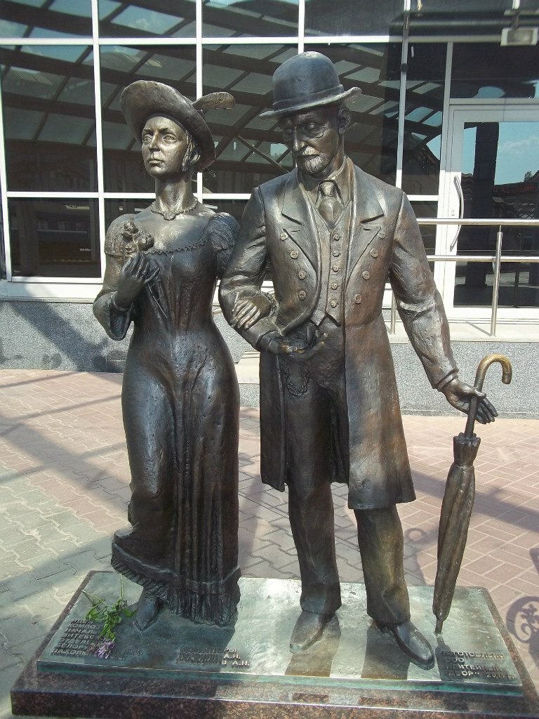 Витебск. Вокзал. "Встречающие"